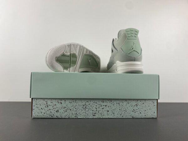 Air Jordan 4 Retro "Seafoam" - Image 7