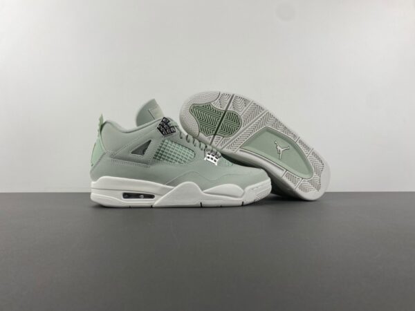 Air Jordan 4 Retro "Seafoam" - Image 3