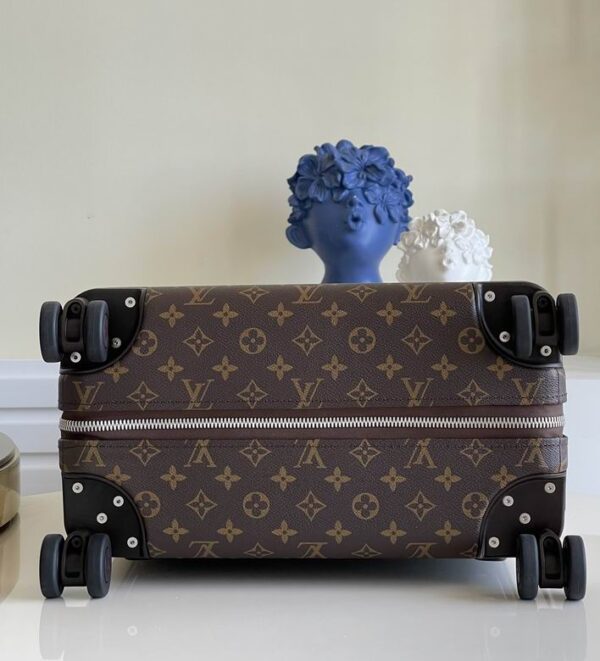 Louis Vuitton Horizon Soft Luggage - Image 8