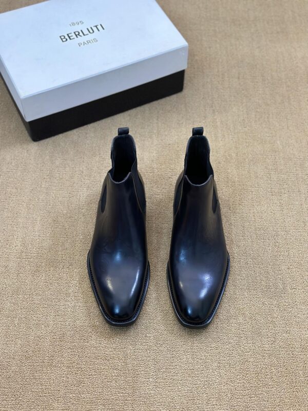 Berluti Polished Men's Leather Minimalist Chelsea Boots