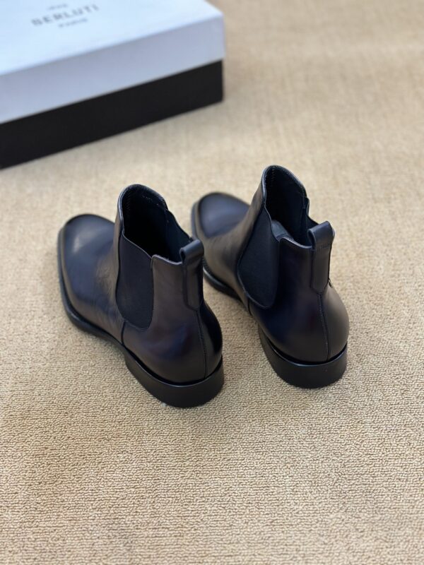 Berluti Polished Men's Leather Minimalist Chelsea Boots - Image 6