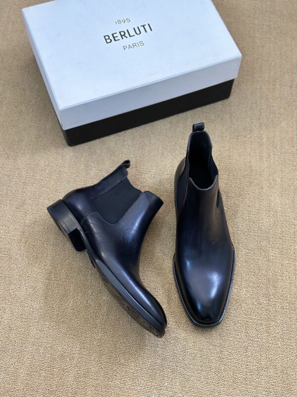 Berluti Polished Men's Leather Minimalist Chelsea Boots - Image 3