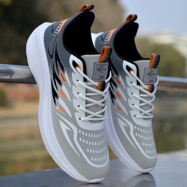 Dynamic Flame Design Fashion Sneakers - Stylish Colorways