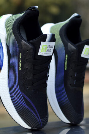 Gradient Mesh Dynamic Stripe Sneakers