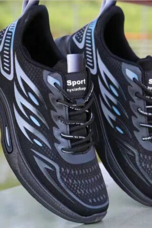 Layered Wind Design Sport Sneakers