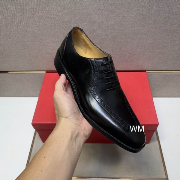Sophisticated Black Leather Cap-Toe Oxford Shoes - Image 4