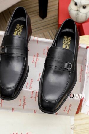 Sophisticated Black Leather Loafers with Horse bit Buckle