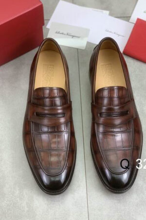 Sophisticated Brown Alligator-Embossed Leather Loafers