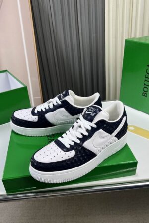 Bottega Veneta Navy Blue and White Woven Low-Top Sneaker