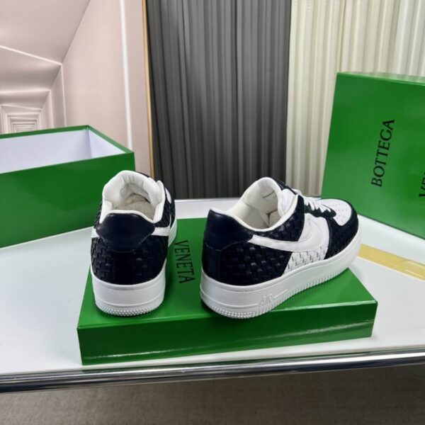 Bottega Veneta Navy Blue and White Woven Low-Top Sneaker - Image 3