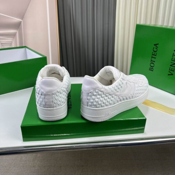 Bottega Veneta White Woven Low-Top Sneaker. - Image 4