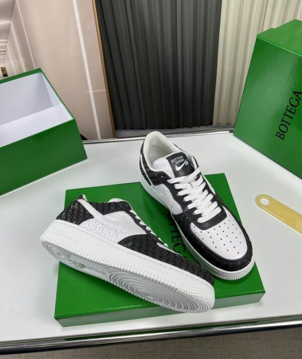 Bottega Veneta White and Black Woven Low-Top Sneaker - Image 3