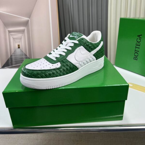 Bottega Veneta White and Green Woven Low-Top Sneaker. - Image 3
