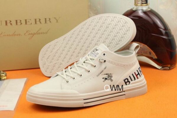 Burberry Beige Check Low-Top Sneaker. - Image 2