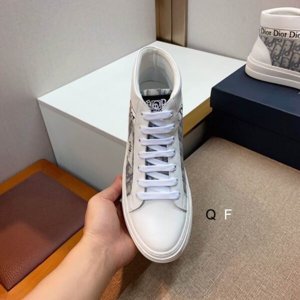 Dior B23 High-Top Sneaker in White, Gray Dior Oblique Canvas. - Image 5