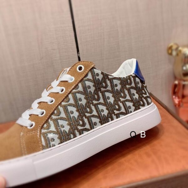 Dior Low-Top Sneaker in Tan/Brown, White and Gray Patterns. - Image 3