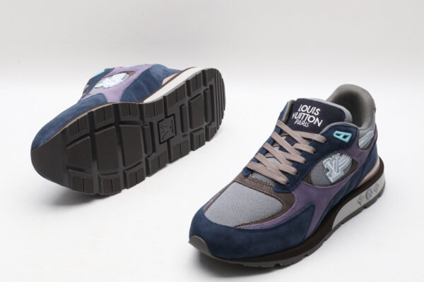 Contemporary Multi-Tone Athletic Sneakers - Image 4